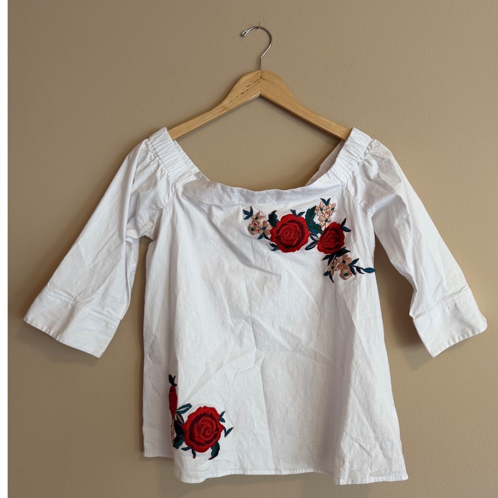 Como Vintage White Off the Shoulder Embroidered Floral Rose Blouse Top Medium